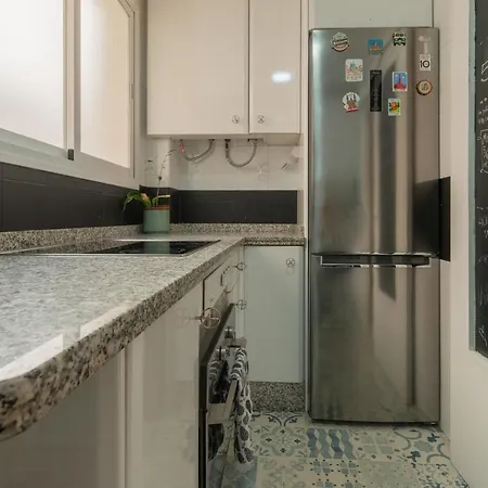 America 21 - Town Center Apartment *